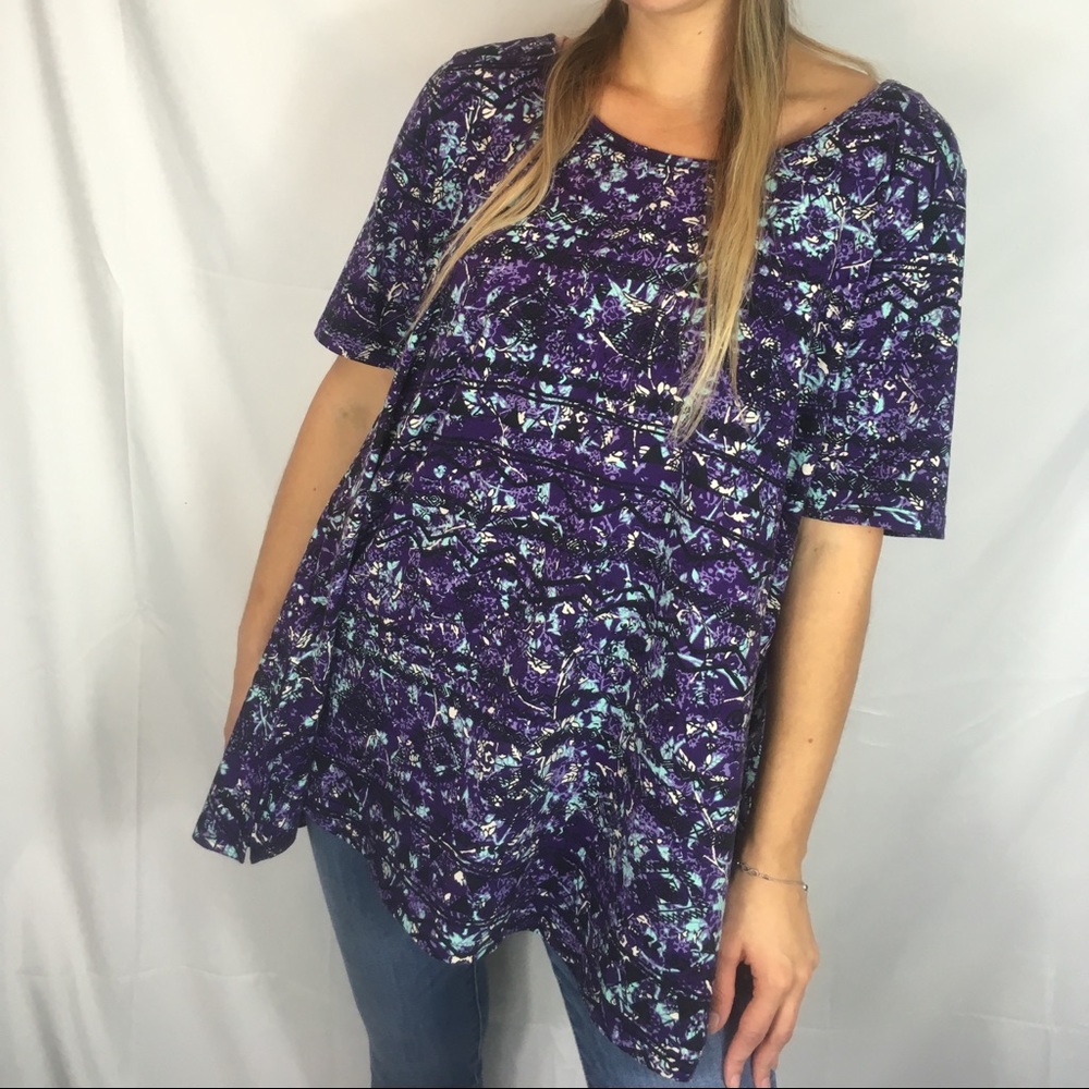 Lularoe Classic T Short Sleeve print top (may be Perfect T)